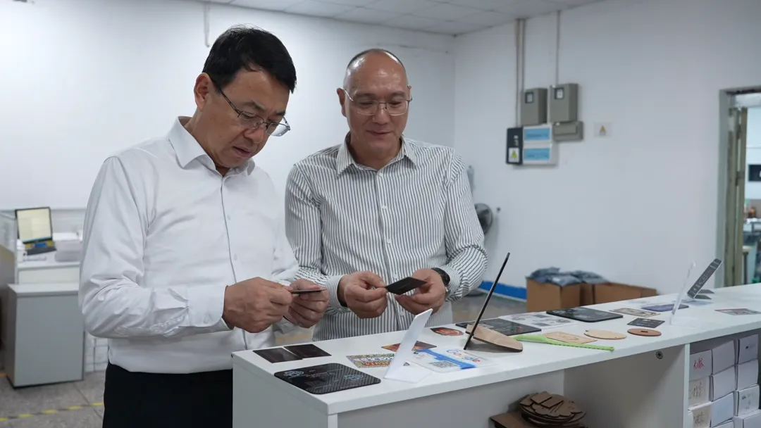 中衛市委常委海原縣胡斌書記帶隊赴深圳卡立方集團對接定點幫扶工作并開展招商考察