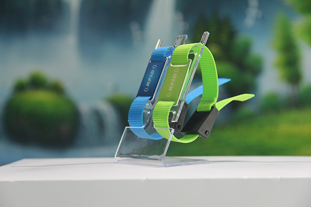 五招讓硅膠腕帶吸盤掛鉤更牢固