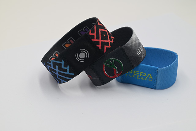 掃碼桌牌、桌貼實(shí)現(xiàn)餐飲店雙贏! 掃碼桌牌、桌貼實(shí)現(xiàn)餐飲店雙贏!